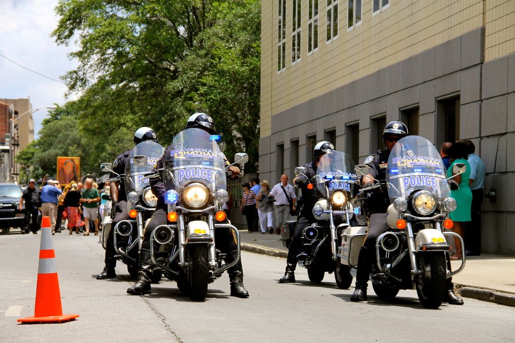 Police in Gotha are transporting an individual with documented mental health issues to a psychiatric hospital.