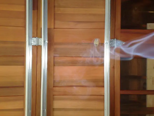 Expansion of the smoking prohibition to include e-cigarettes in the nation