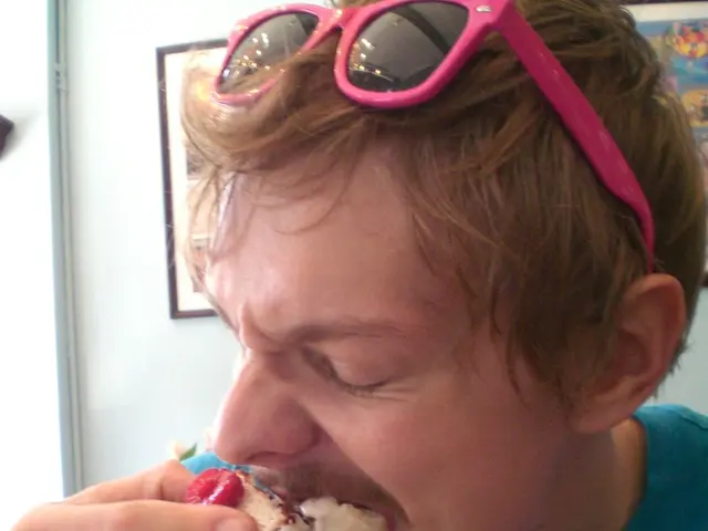 Eating food at a leisurely pace could potentially enhance cognitive function.