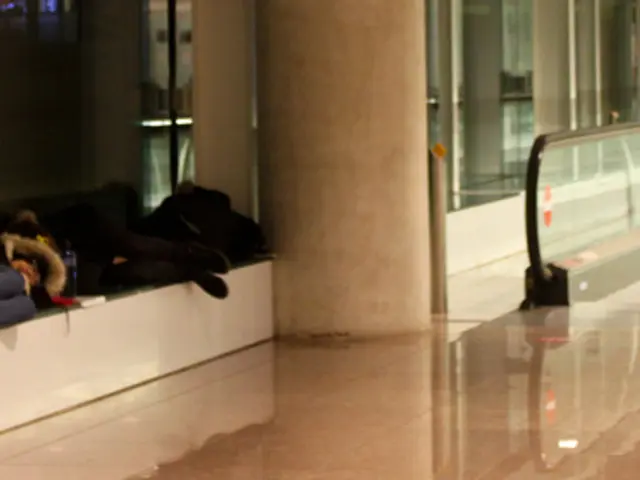 Strategies for Reducing Tension - Exploring Methods that Personnel can Employ to Deter Captors from...