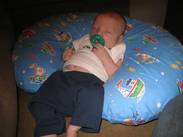 Chest pain associated with hiatal hernia: Remedies and when to request assistance