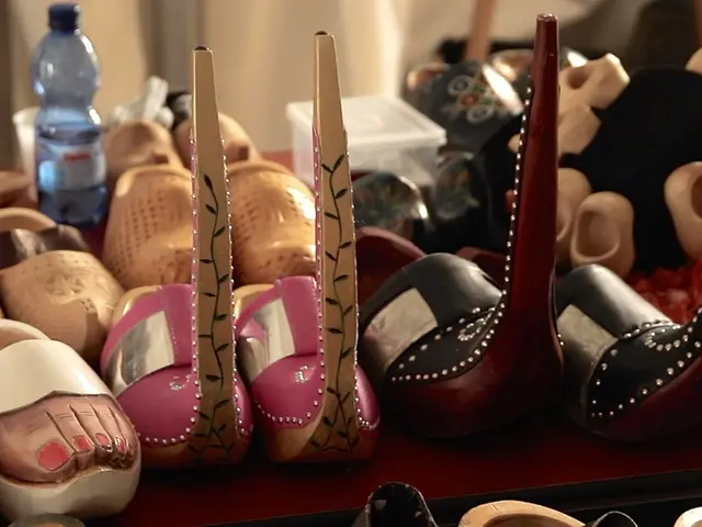 Quickly find relief for bunions with these speedy-delivered Amazon products: