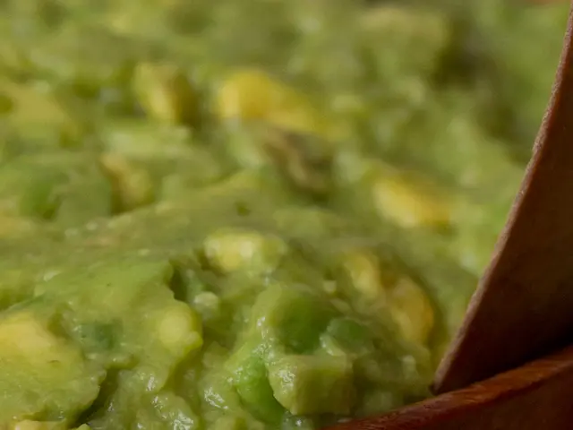 Foods lacking in promoting weight loss beyond regular exercise and a balanced diet