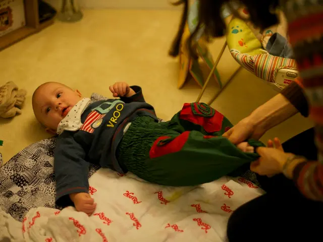 Child Falls Off Bed and Strikes Head: Signs to Observe Immediately